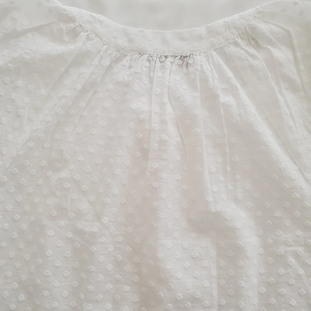 Loft Clip Tie Neck Puff Sleeve Top